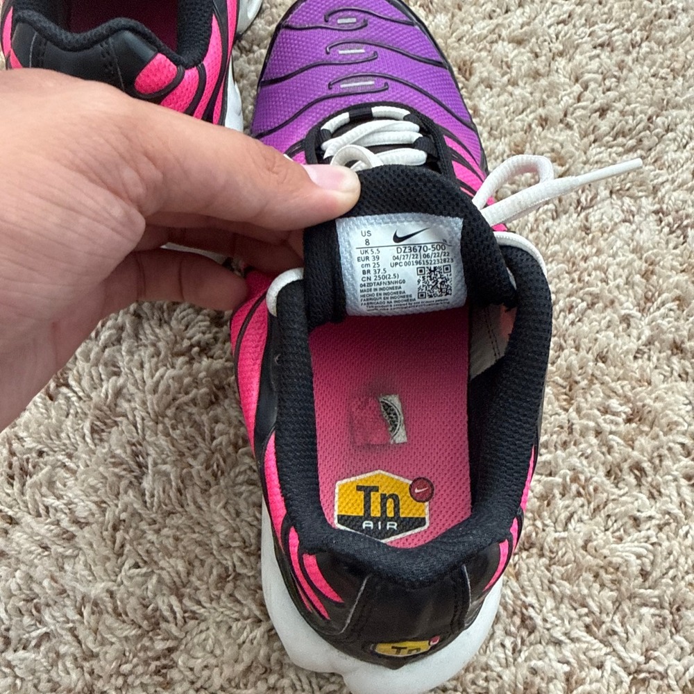 Nike Air Max Plus TN Fuchsia Vivid Purple Gradient Sneakers DZ3670-500 Womens 8 - Picture 6 of 6